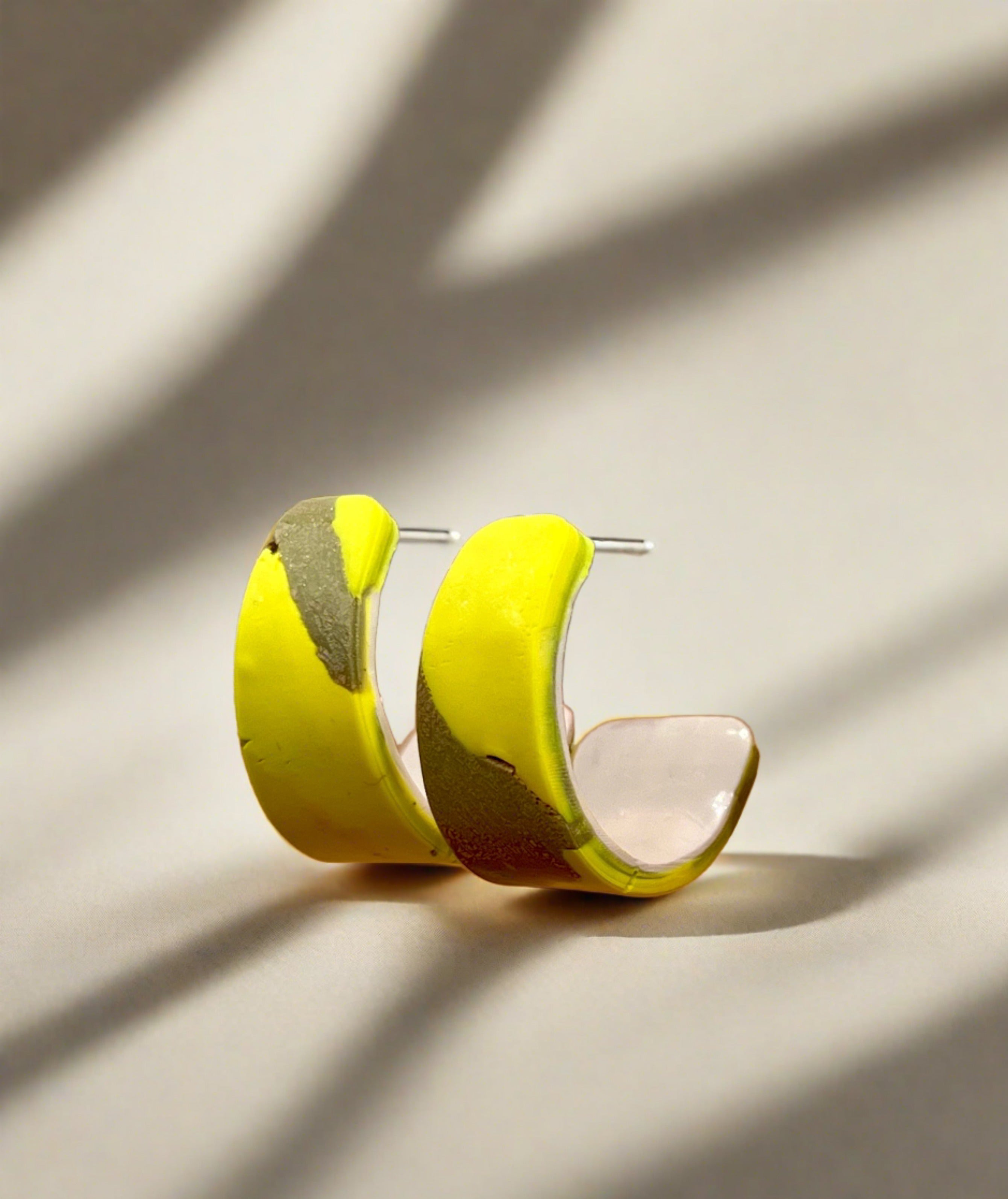 Hook My Yellow Studs