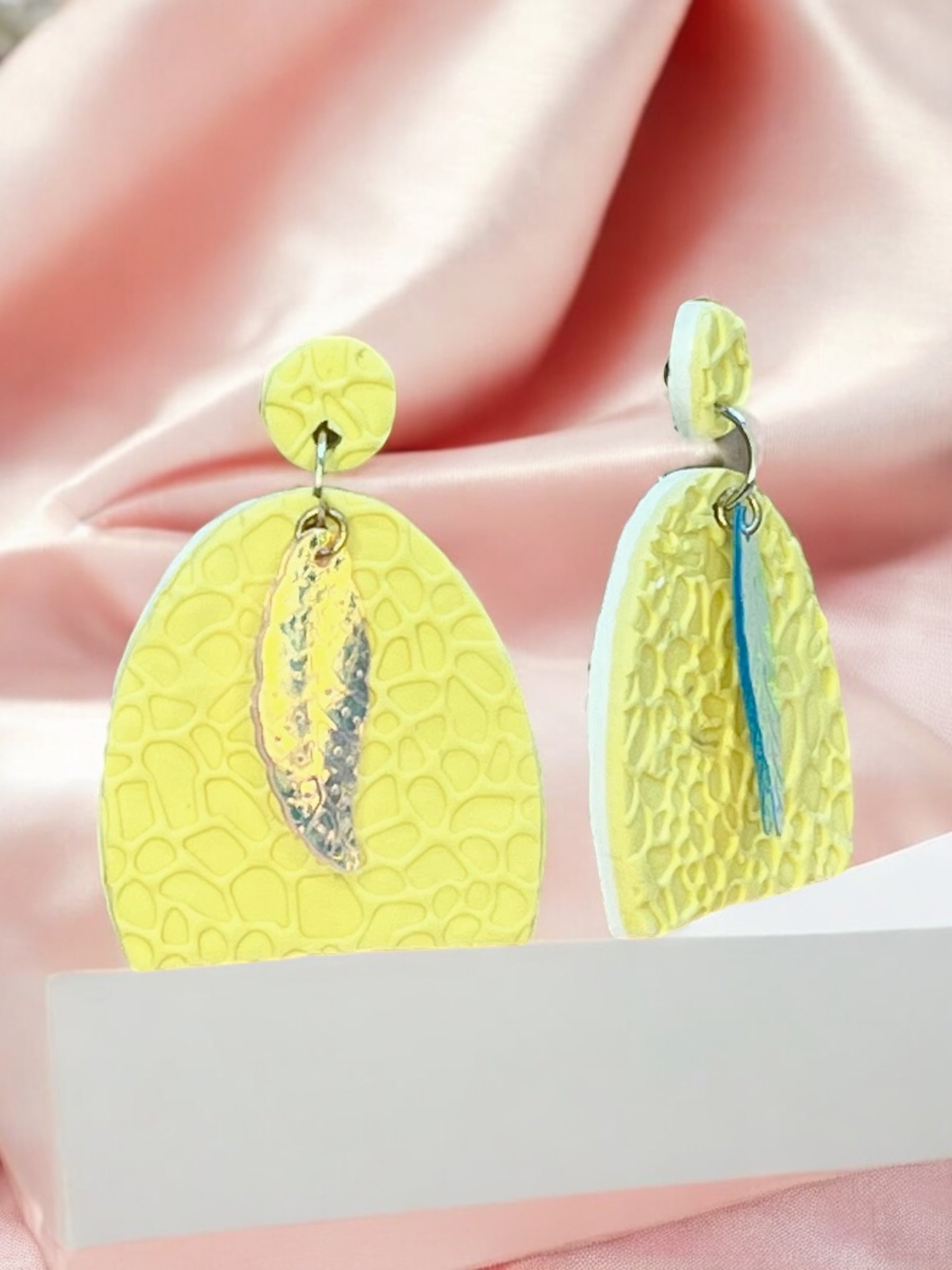 Holographic Feathers Earrings