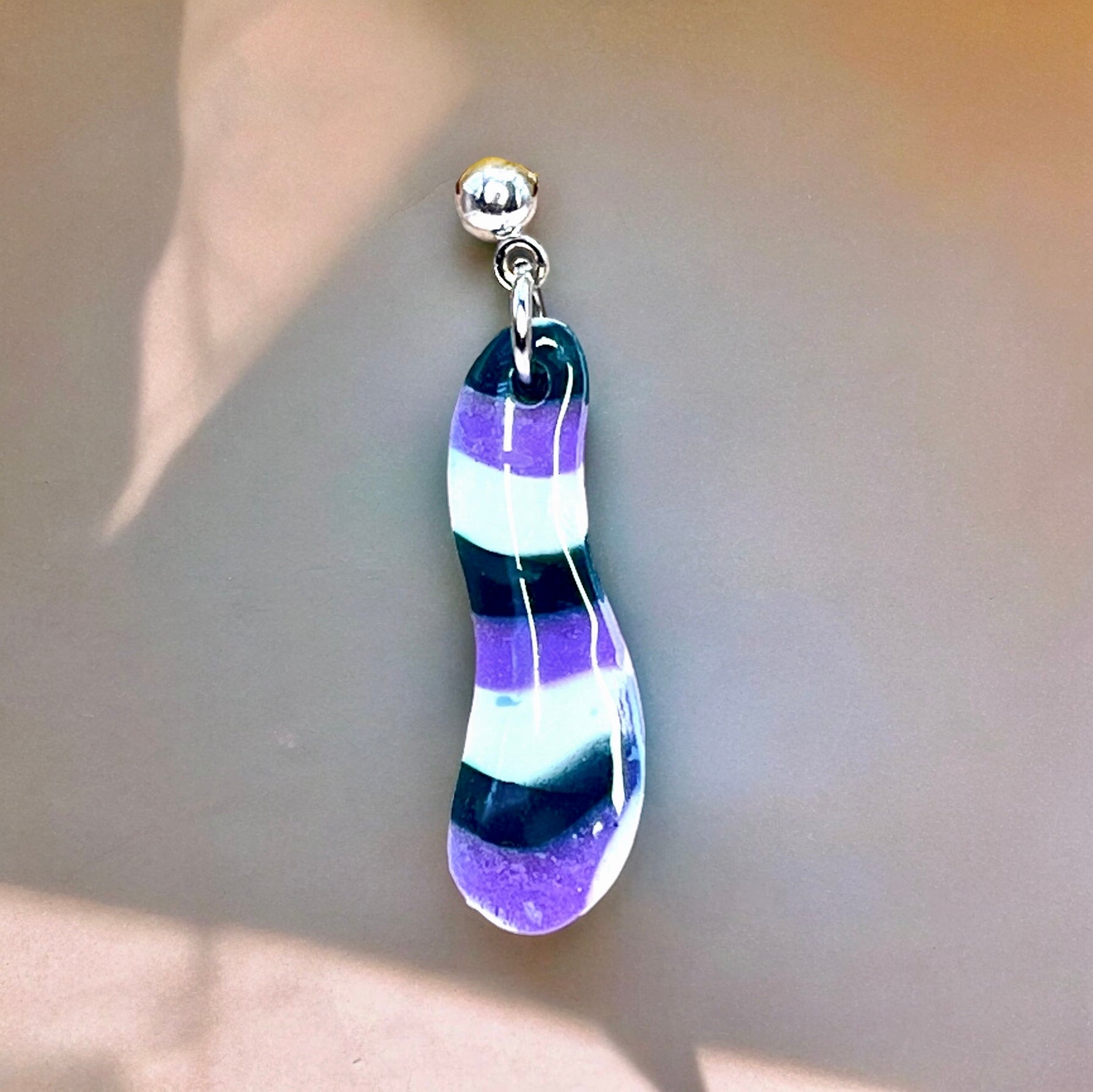 Mini Squiggle Green Dangles