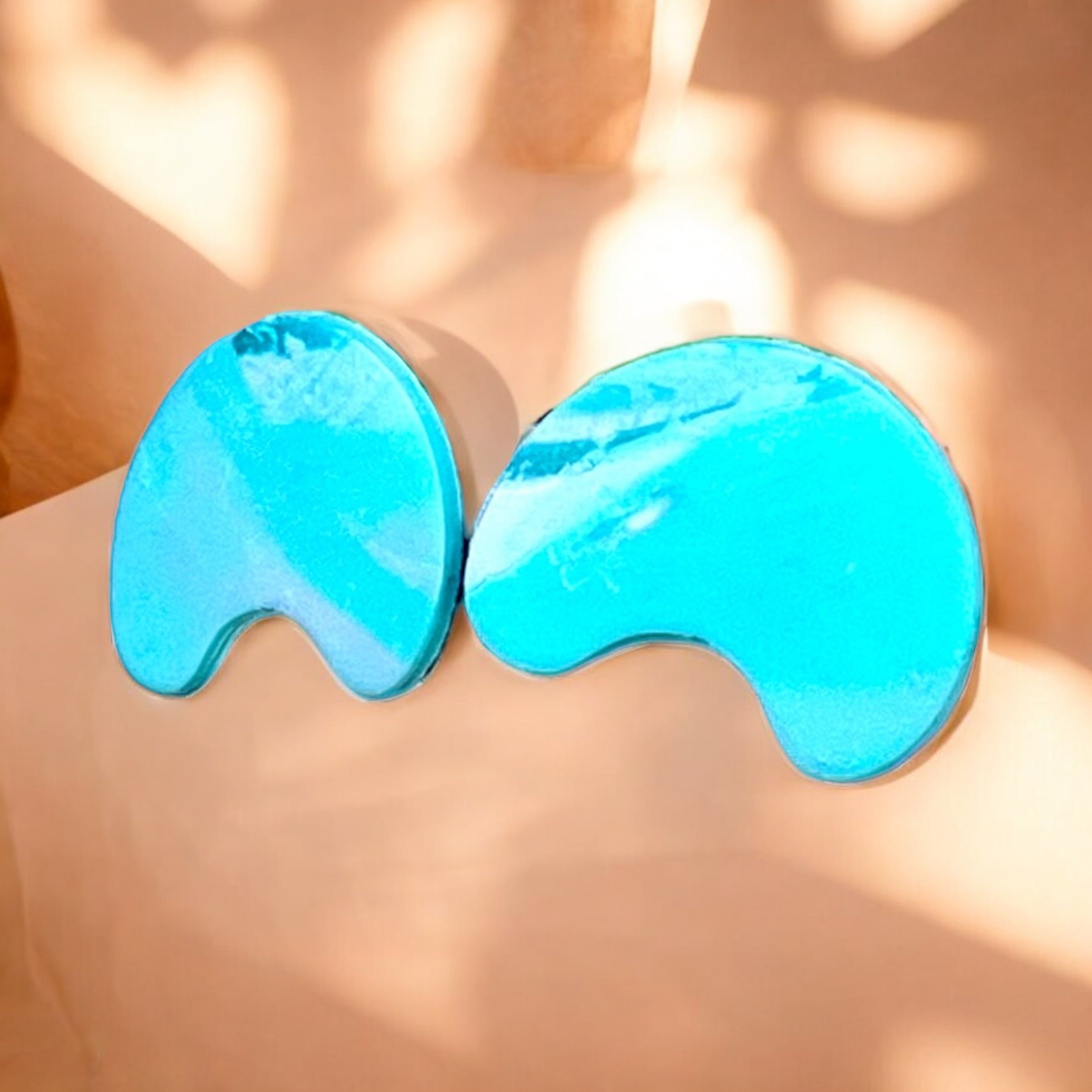 Swirl with Green Studs