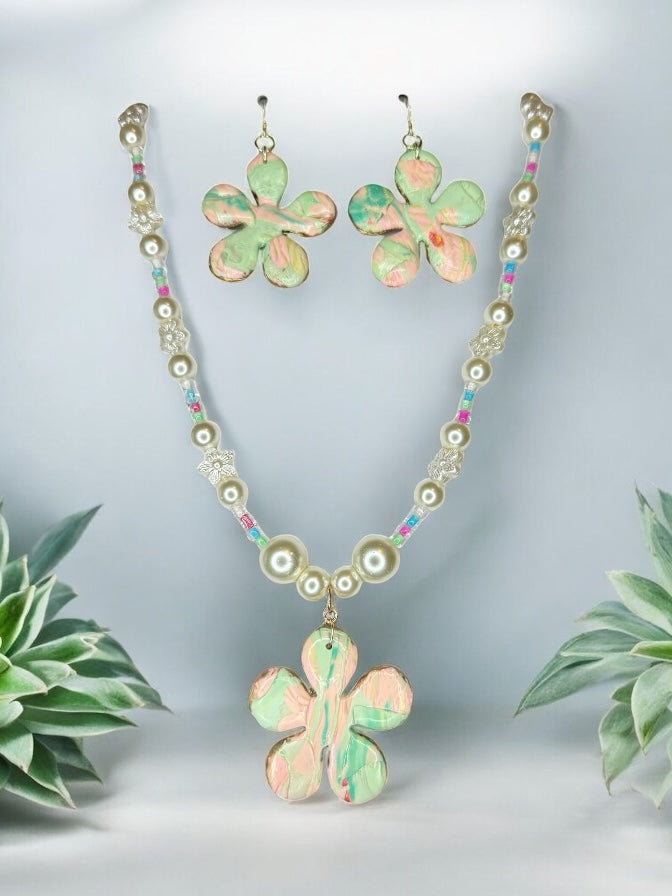 Pastel Bloom Pearl Necklace