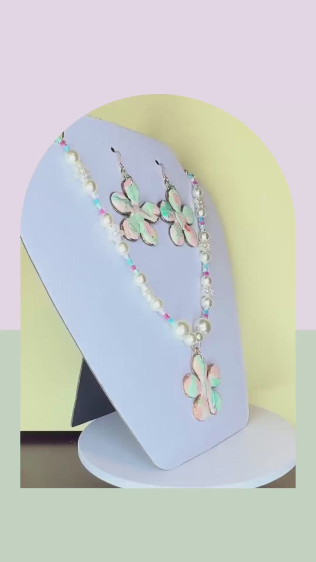 Pastel Bloom Pearl Necklace
